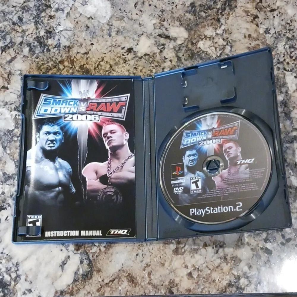 PlayStation 2 Smack Down Vs Raw 2006 - Picture 3 of 6